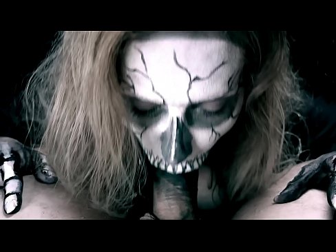 ❤️ Demon djevojka siše kurac svojim crnim ustima i guta spermu. ❤️❌ Super porno kod nas hr.mypornpics.ru ☑
